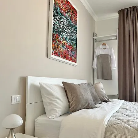 Corso Venezia 公寓 *